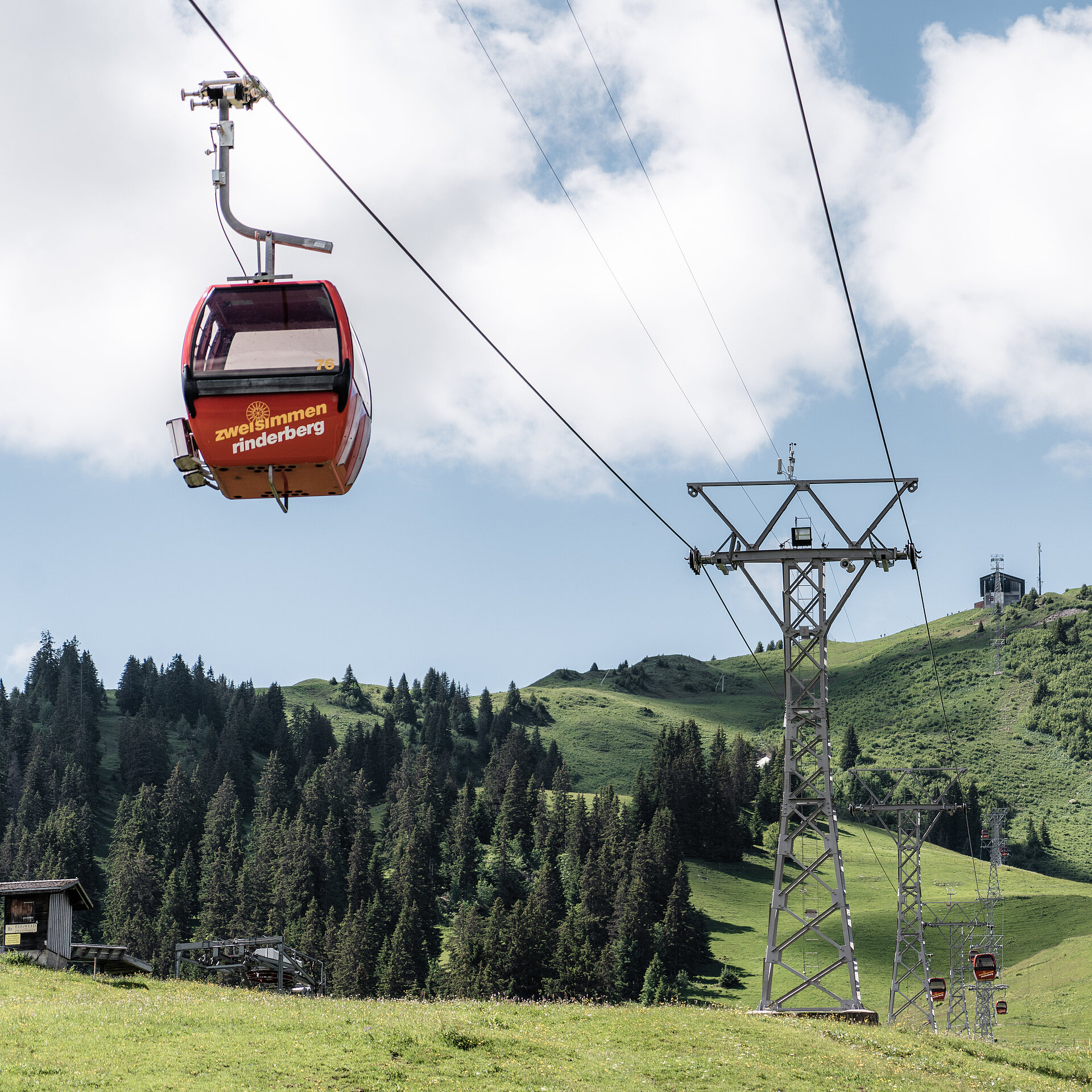 Die Gondelbahn Rinderberg im Sommer