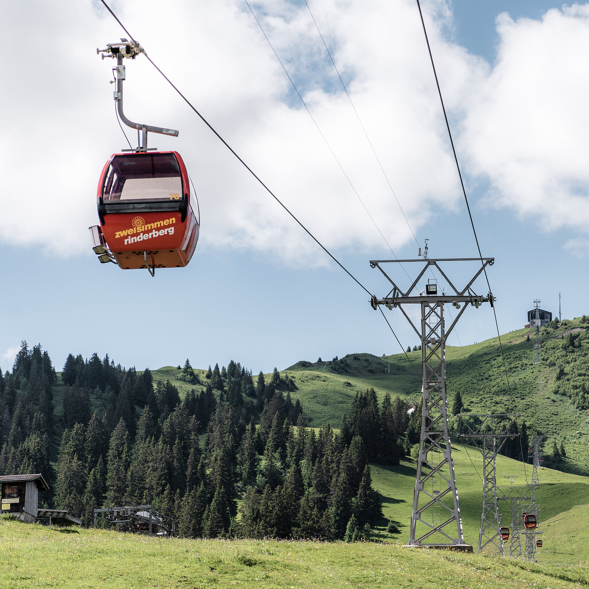 Die Gondelbahn Rinderberg im Sommer