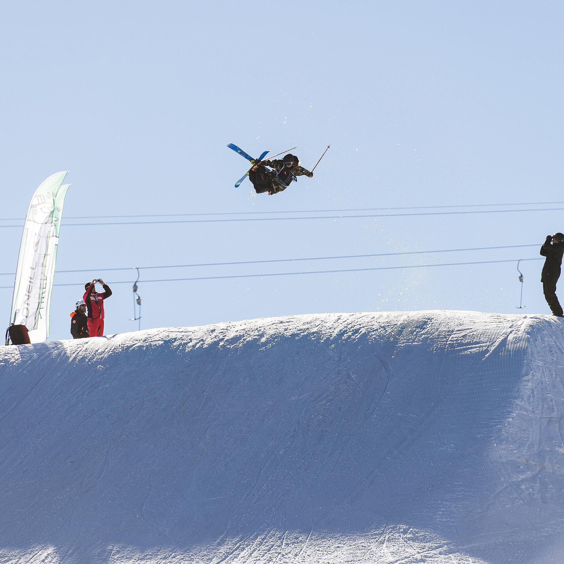 Skifahrer im Snowpark Glacier3000